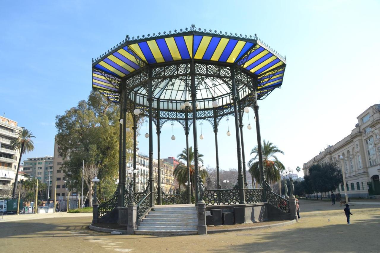Bed and Breakfast 2 Passi A Napoli Экстерьер фото