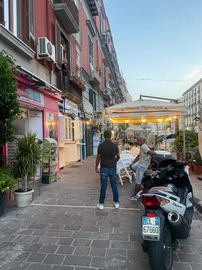 Bed and Breakfast 2 Passi A Napoli Экстерьер фото